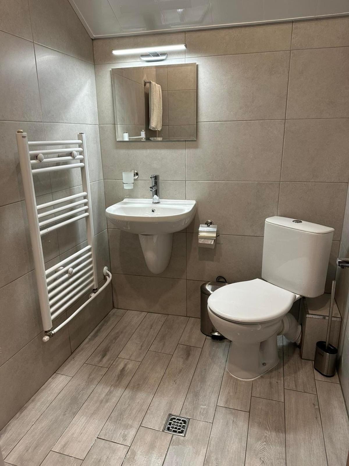 Sunny House Hotel Madzhare Luaran gambar