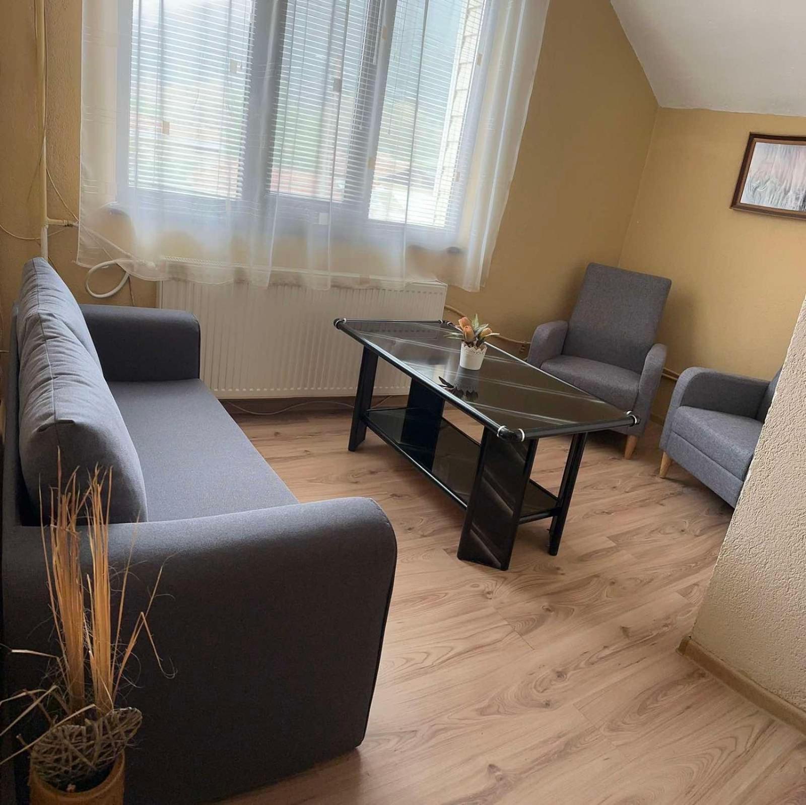 Sunny House Hotel Madzhare Luaran gambar